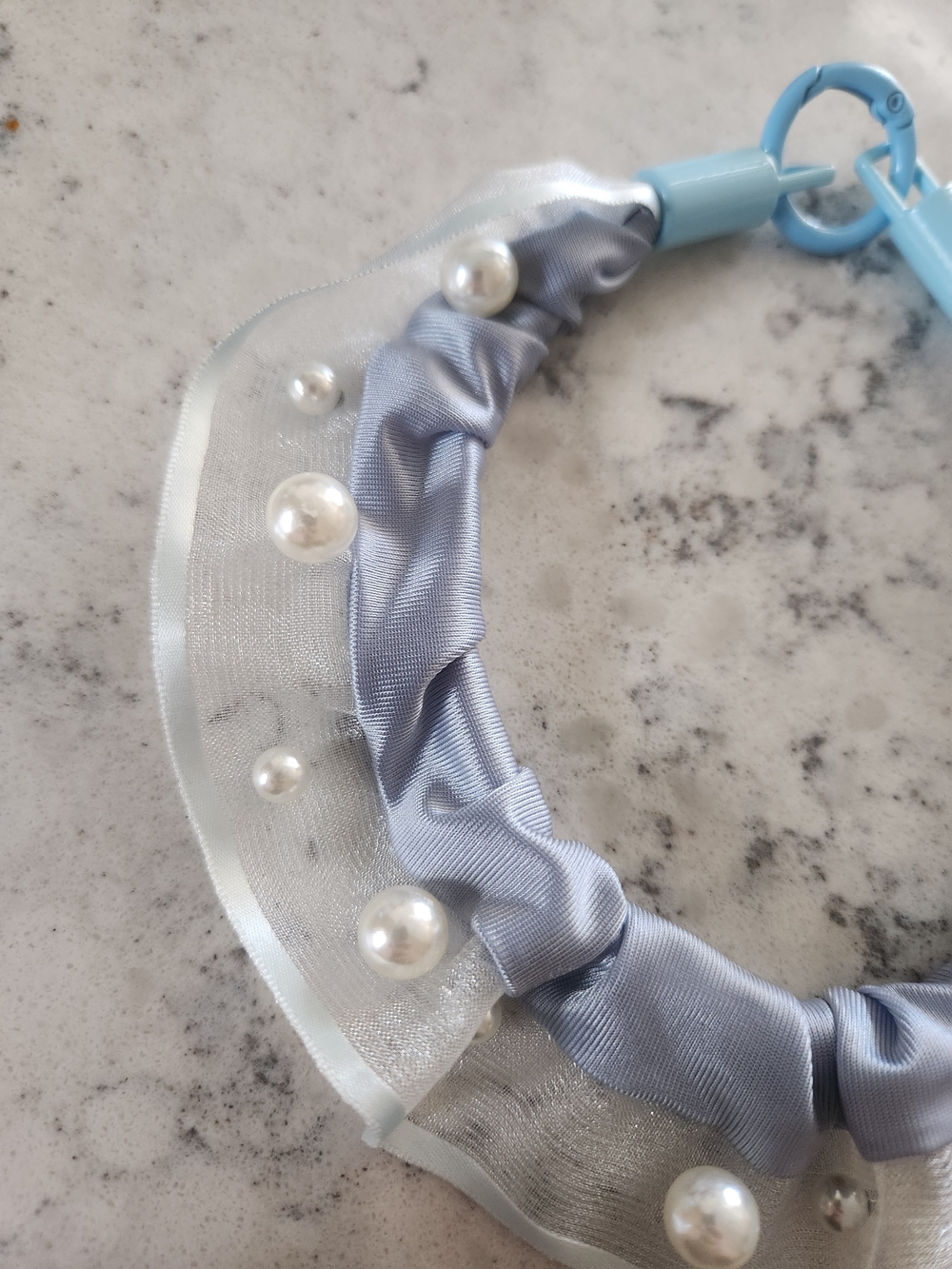 Light Blue Pearl Ruffle Keychain - Picture 2 of 4